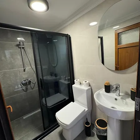 Tavra Hotel 2*